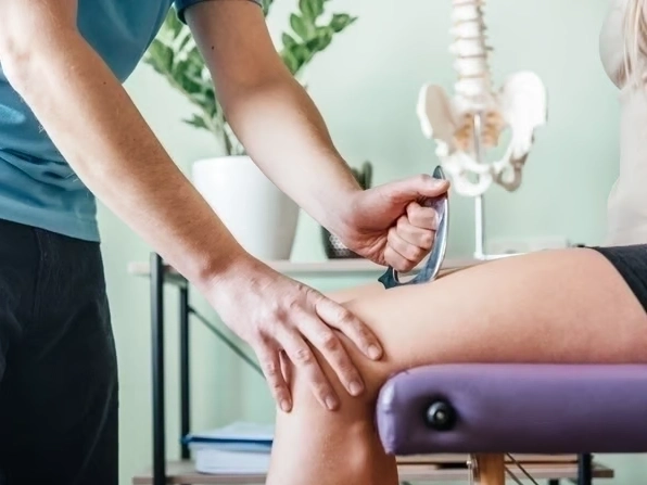 Professional Knee Pain Treatment services by Arrowhead Clinic in Lithia Springs, GA — licensed Chiropractor provider