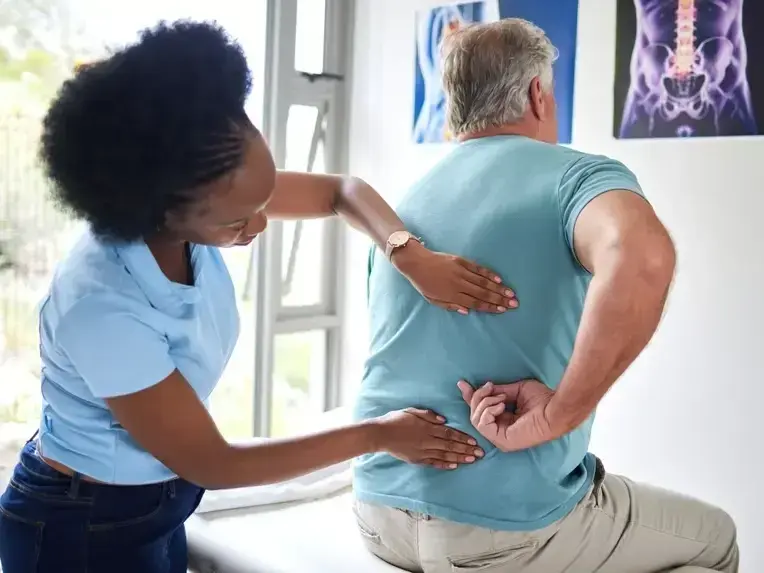 Professional Emergency Chiropractic Care services by Arrowhead Clinic in Lithia Springs, GA &mdash; licensed Chiropractor provider